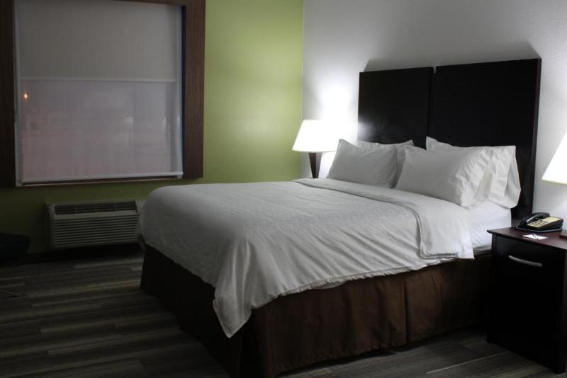 장애인을 위한 스위트, Holiday Inn Express And Suites Heber Springs, An Ihg