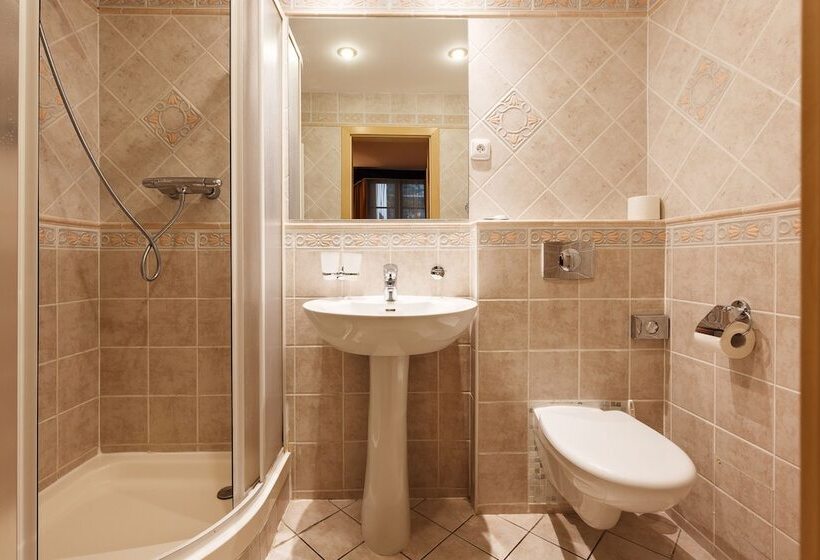 Номер Стандарт, Maltezský Kříž