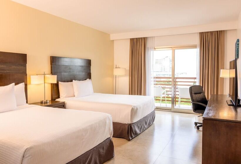 디럭스 패밀리 룸, Wyndham Garden Cancun Downtown