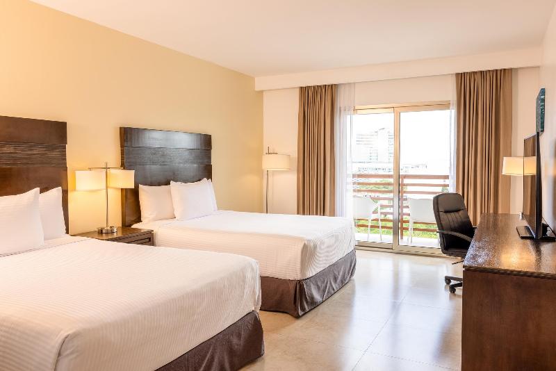 디럭스 패밀리 룸, Wyndham Garden Cancun Downtown