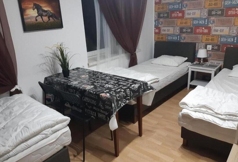 Номер Стандарт Трехместный, Lorf Hostel&coffee