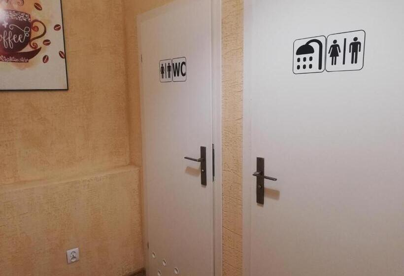 Номер Стандарт Трехместный, Lorf Hostel&coffee