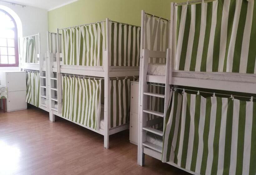 Кровать в Общей Комнате, Lorf Hostel&coffee