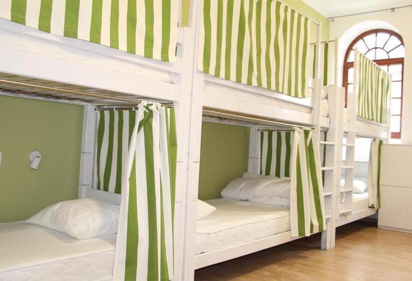 Кровать в Общей Комнате, Lorf Hostel&coffee