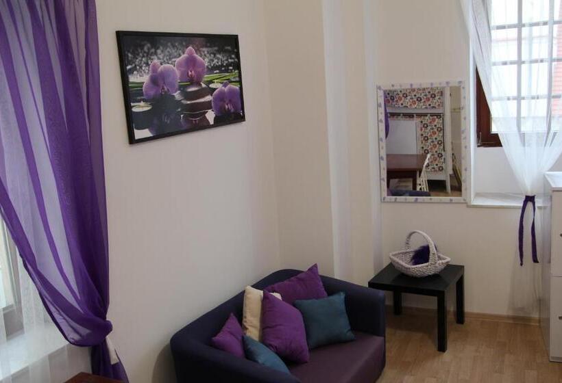 Семейный Номер, Lorf Hostel&coffee