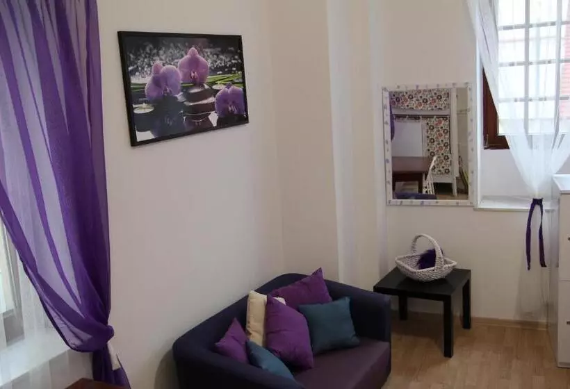 Perhehuone, Lorf Hostel&coffee