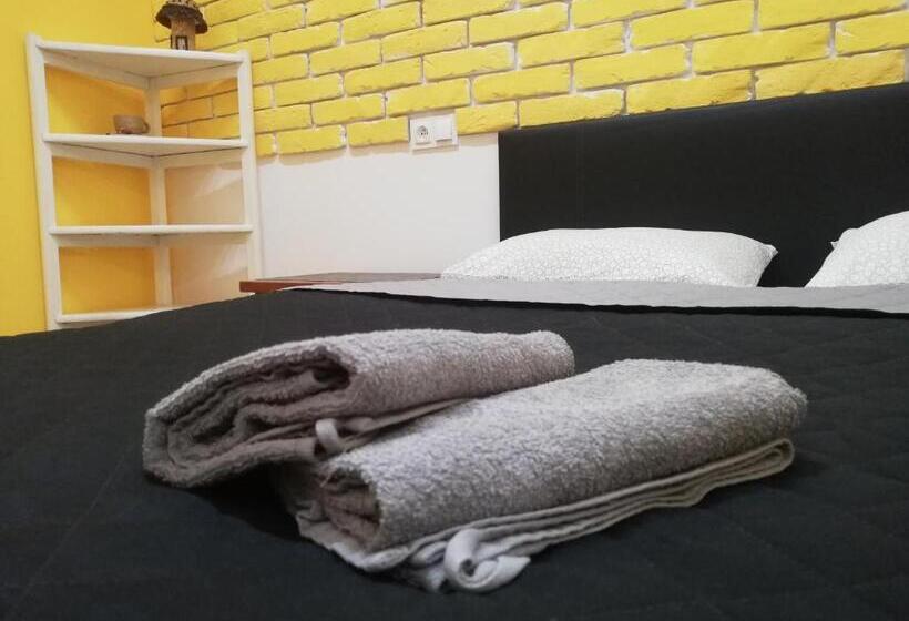 Апартаменты 1 Спальня, Lorf Hostel&coffee