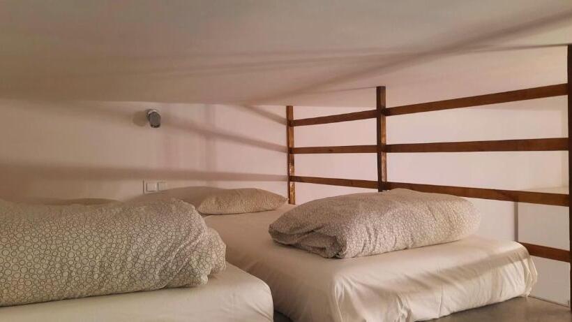 Студия Стандарт, Lorf Hostel&coffee