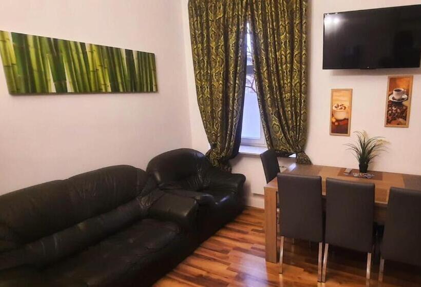 Студия Стандарт, Lorf Hostel&coffee