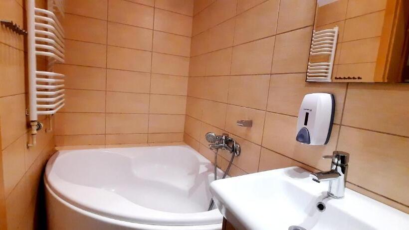 Апартаменты 2 Спальни, Lorf Hostel&coffee