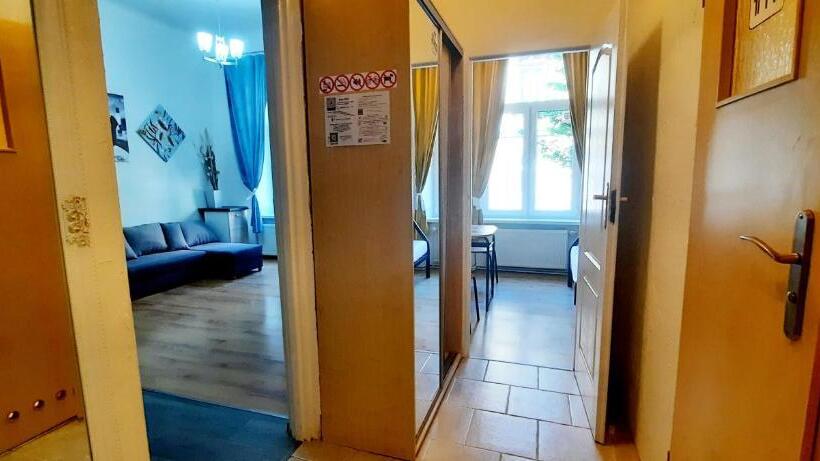 Апартаменты 2 Спальни, Lorf Hostel&coffee