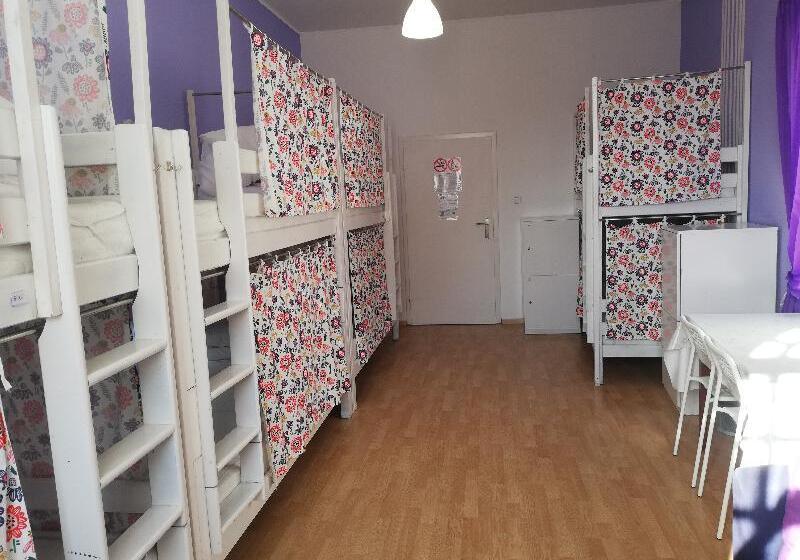 Кровать в Общей Комнате, Lorf Hostel&coffee