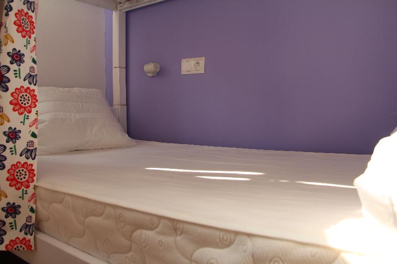 Кровать в Общей Комнате, Lorf Hostel&coffee