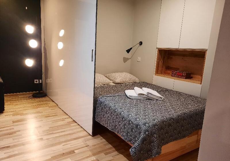 Апартаменты 1 Спальня, Lorf Hostel&coffee