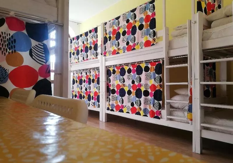 Vuode Makuusalissa, Lorf Hostel&coffee