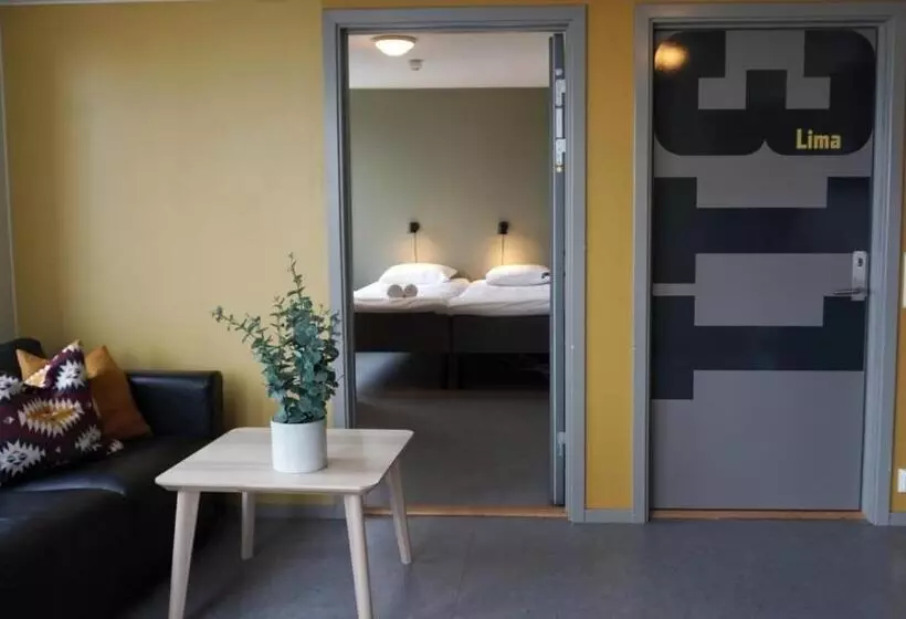 اتاق استاندارد با سرویس بهداشتی مشترک, Rumi Hostel