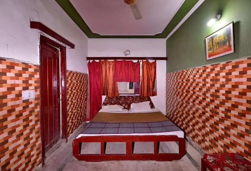 デラックスルーム, Aditya Palace