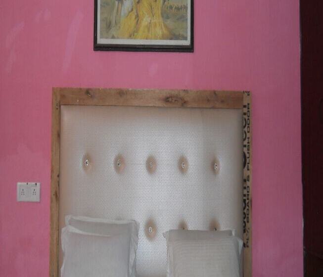 Standart Oda, Aditya Palace