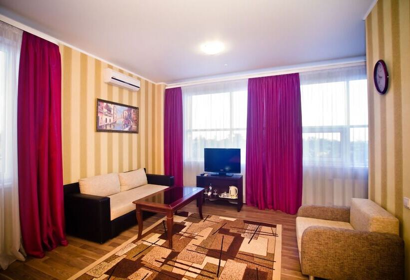 سوییت جونیور, City Club