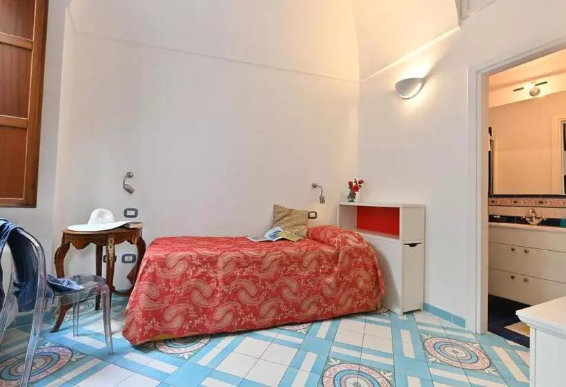 اتاق استاندارد یک نفره, Croce Di Amalfi
