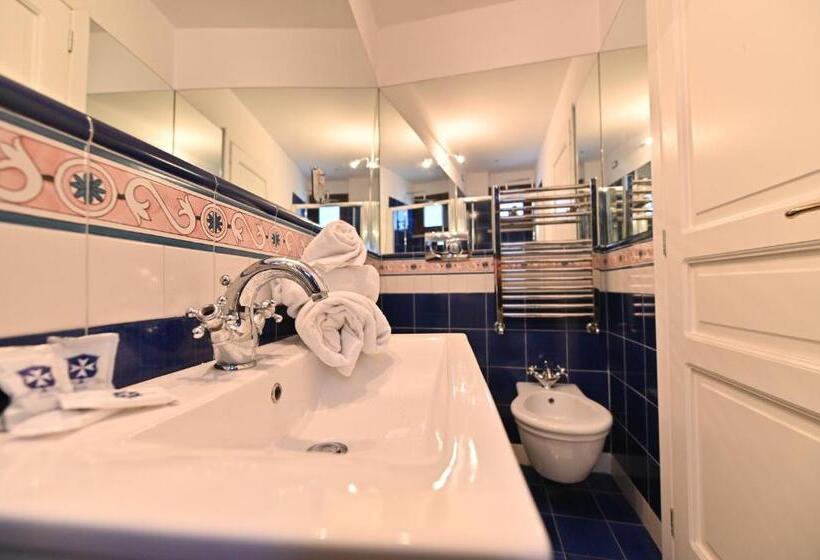 标准单人间, Croce Di Amalfi