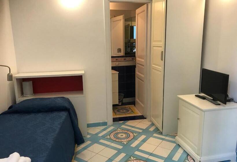 标准单人间, Croce Di Amalfi