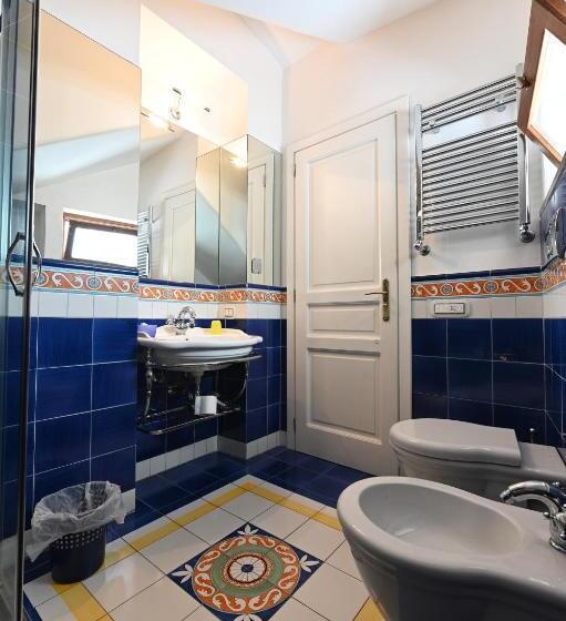 标准间, Croce Di Amalfi