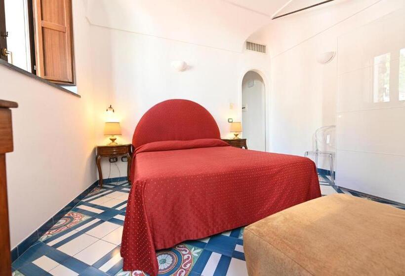 Номер Стандарт, Croce Di Amalfi