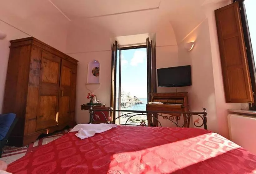 سوییت جونیور, Croce Di Amalfi