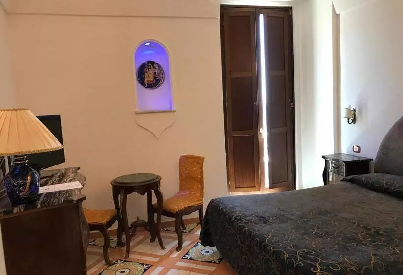 اتاق استاندارد با بالکن, Croce Di Amalfi