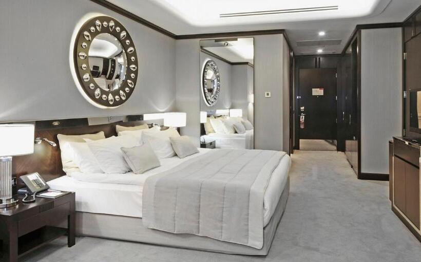 Номер Стандарт, Crowne Plaza Bursa Convention Center & Thermal Spa, An Ihg