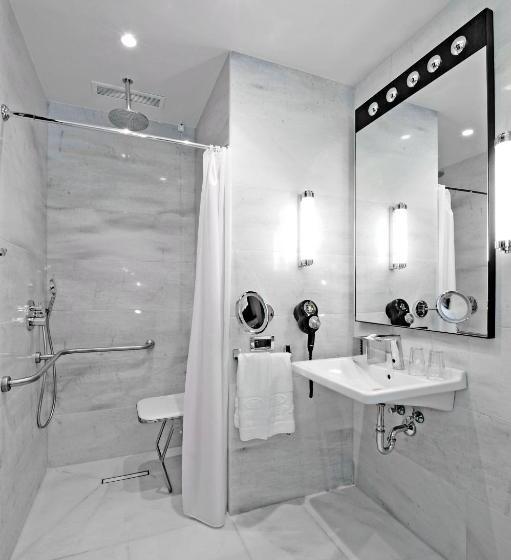 اتاق استاندارد با تخت بزرگ برای معلولان, Crowne Plaza Bursa Convention Center & Thermal Spa, An Ihg