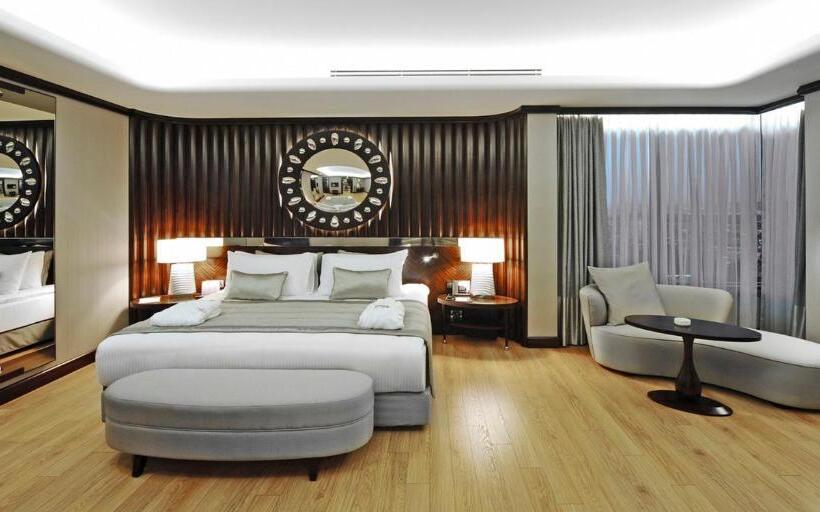 Президентский Люкс, Crowne Plaza Bursa Convention Center & Thermal Spa, An Ihg