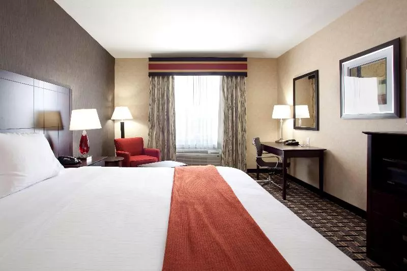 キングサイズベッドのスタンダードルーム, Holiday Inn Express Amite, An Ihg
