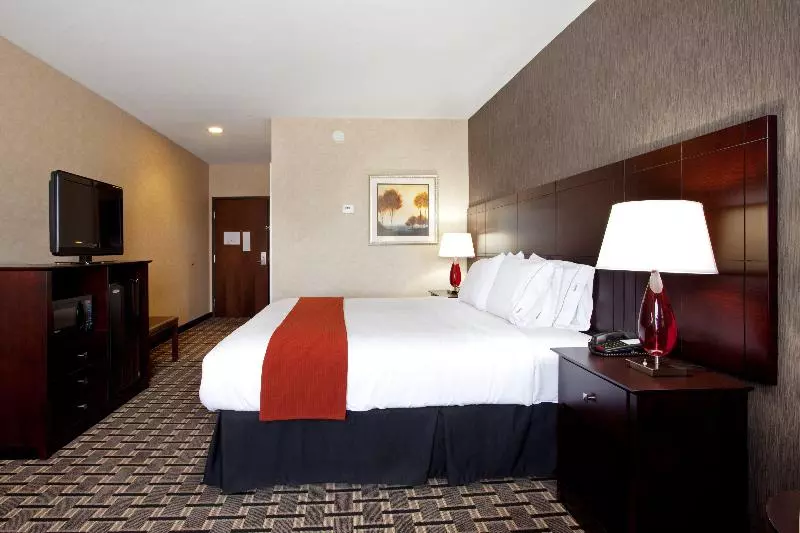 キングサイズベッドのスタンダードルーム, Holiday Inn Express Amite, An Ihg