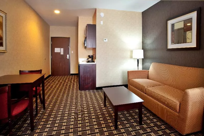 キングサイズベッドのスイートルーム, Holiday Inn Express Amite, An Ihg