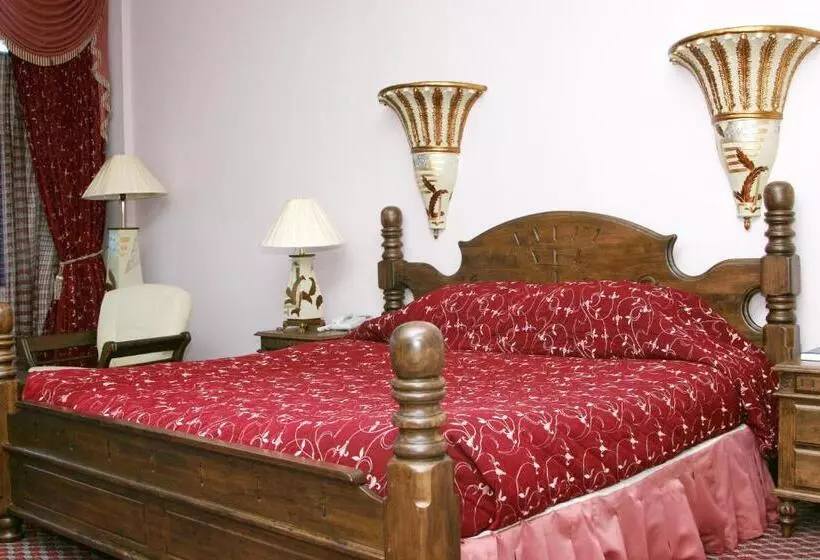 Economy Room