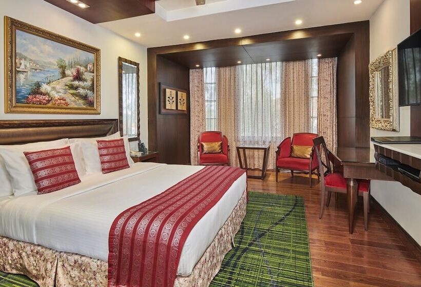 Номер Deluxe, Mayfair Convention