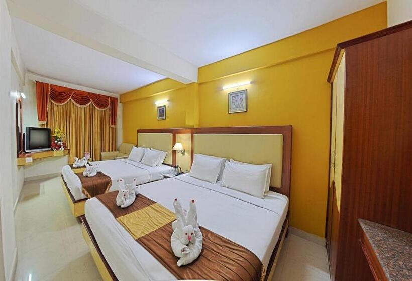 اتاق خانوادگی, Ponmariresidency