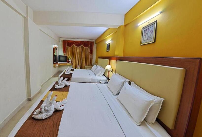 اتاق خانوادگی, Ponmariresidency