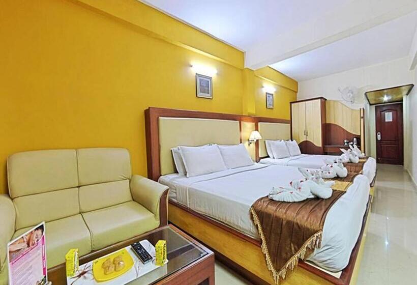 اتاق خانوادگی, Ponmariresidency