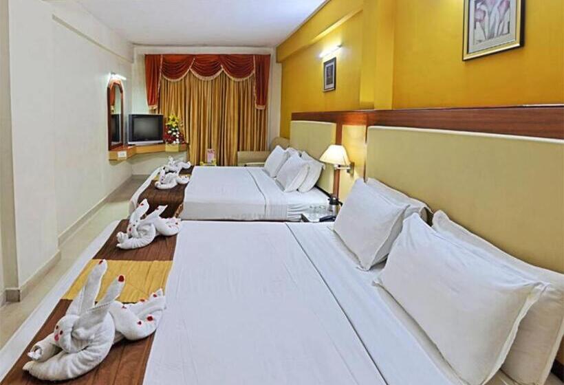 اتاق خانوادگی, Ponmariresidency