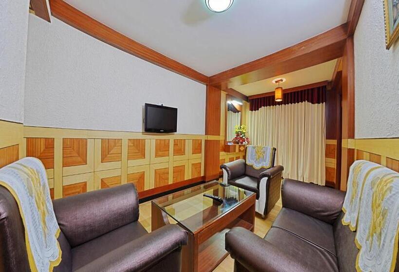 سوئیت با تخت بزرگ, Ponmariresidency