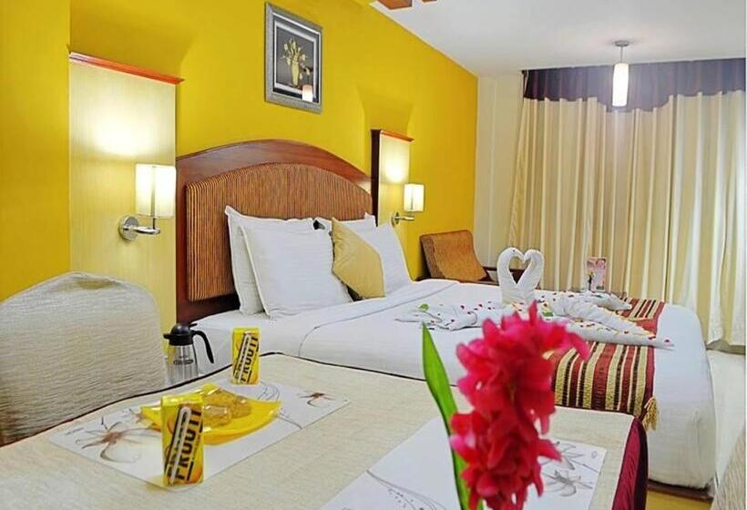 سوئیت با تخت بزرگ, Ponmariresidency