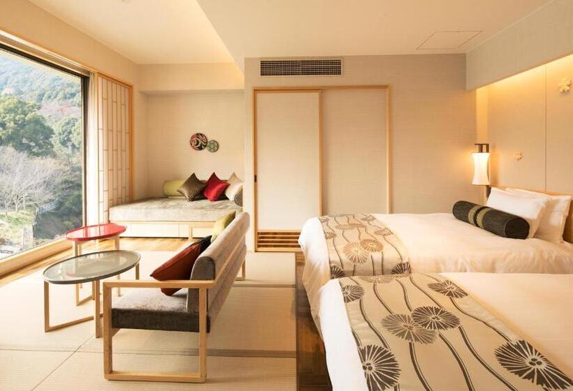 Standard room with outdoor bath, Kotohira Grand Hotel Sakuranosho