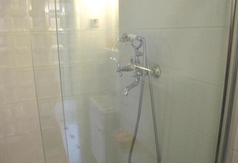 חדר סטנדרט לשלושה, Centar Guesthouse