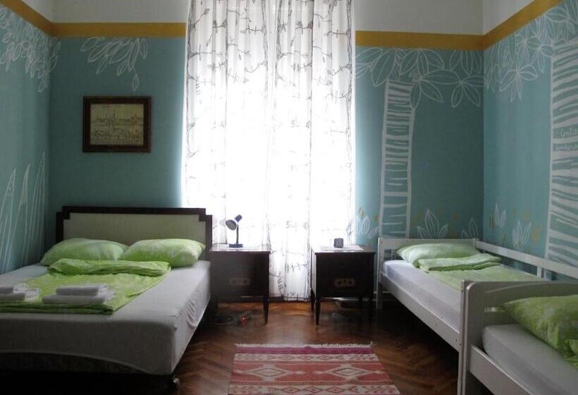 חדר סטנדרט לארבעה, Centar Guesthouse