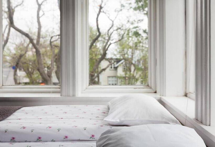 اتاق استاندارد با سرویس بهداشتی مشترک, Guesthouse Galtafell