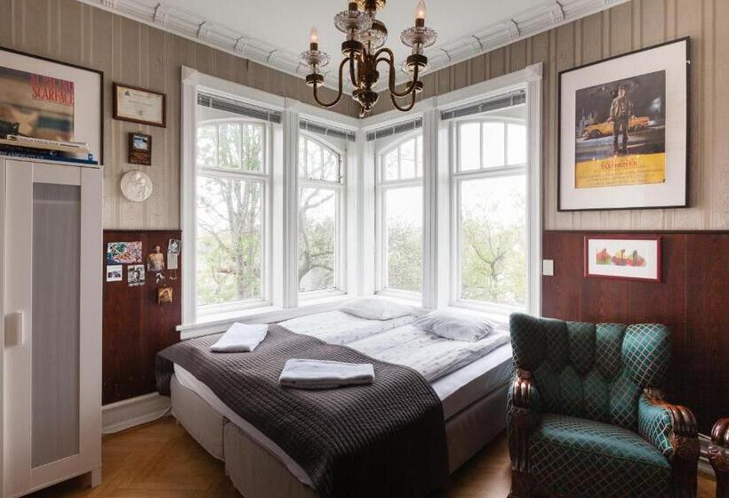 اتاق استاندارد با سرویس بهداشتی مشترک, Guesthouse Galtafell