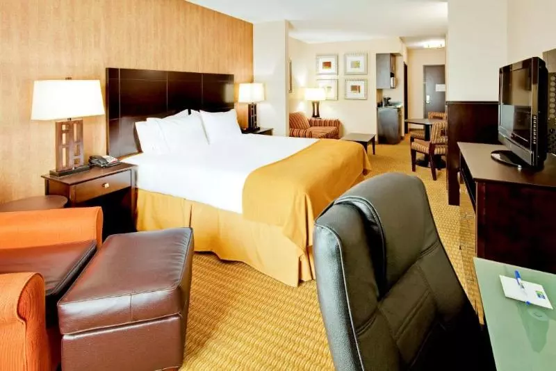 身障者適用キングサイズベッドルーム, Holiday Inn Express Hotel & Suites Lebanon, An Ihg